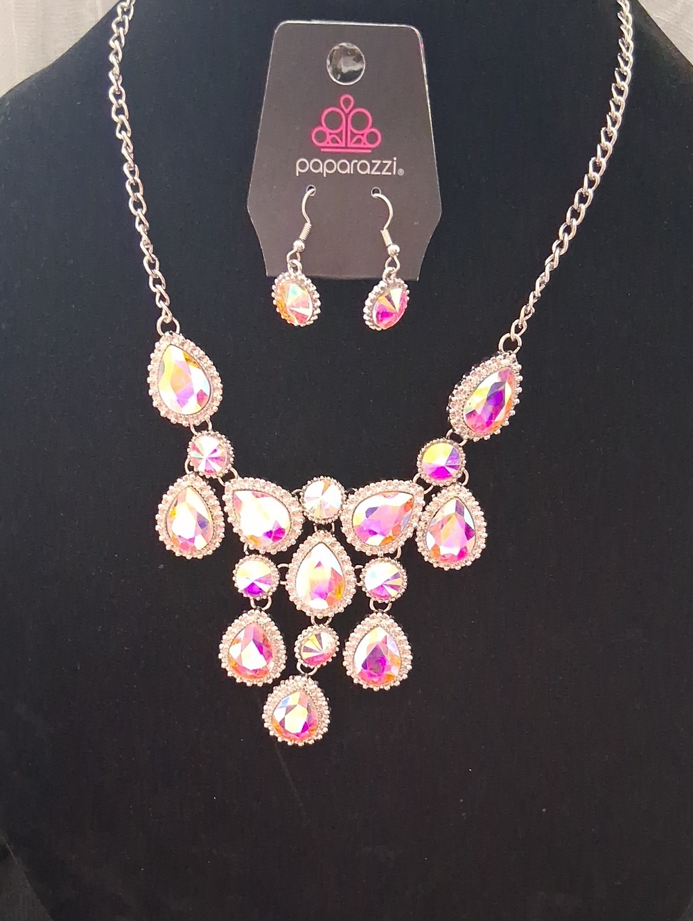 paparazzi Iridescent Pink Teardrop Statement Necklace and Earring Set